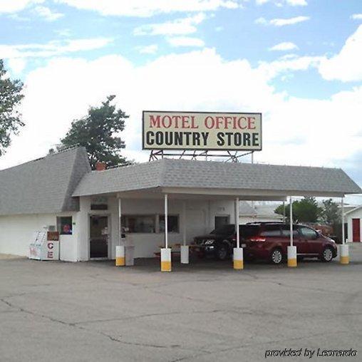 Country Manor Motel Watkins Екстер'єр фото