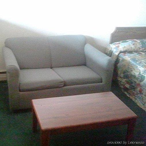 Country Manor Motel Watkins Екстер'єр фото